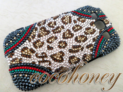 o-phone-834-2.jpg